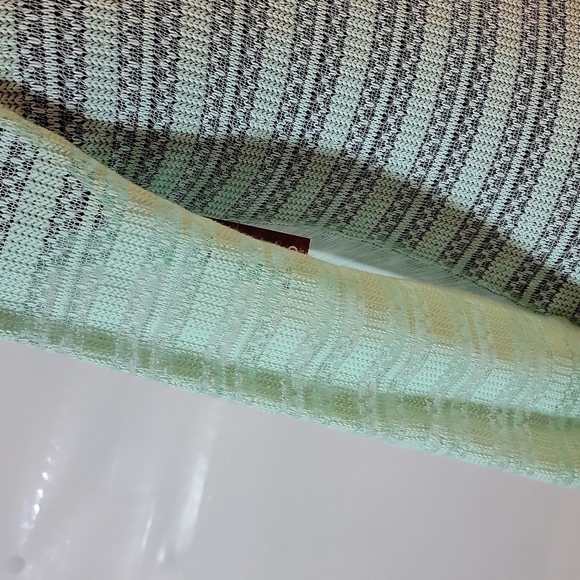 No Boundaries lightweight notch neck mint green sweater top size medium NWT - Picture 5 of 12